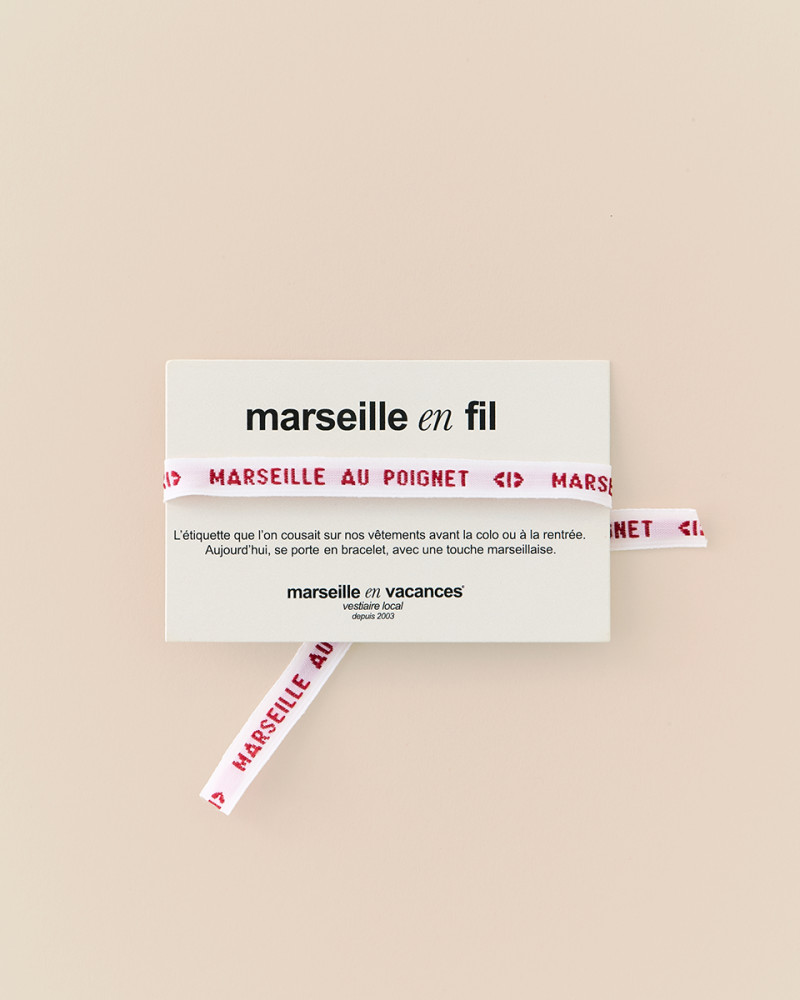 BRACELET FIL MARSEILLE AU POIGNET