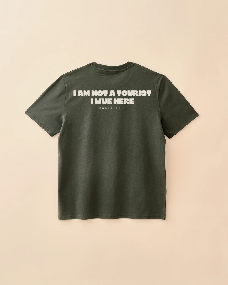 T-SHIRT NOT A TOURIST