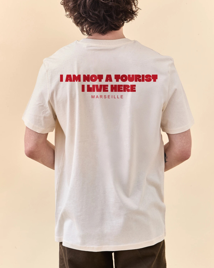 T-SHIRT NOT A TOURIST